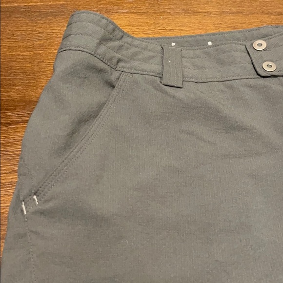 Columbia green shorts Size 10 - Picture 10 of 15